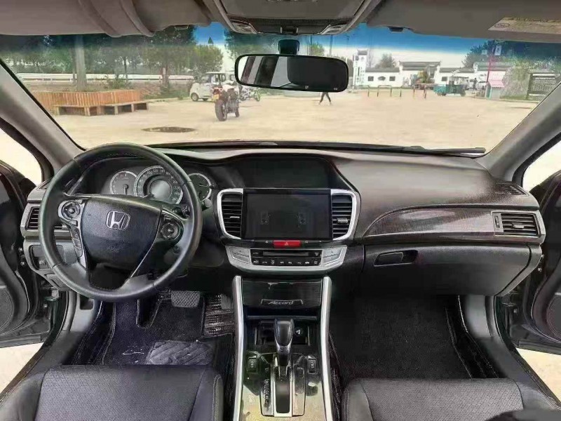 徐州14年本田雅阁4