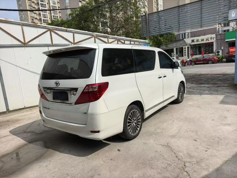 朔州11年丰田埃尔法4