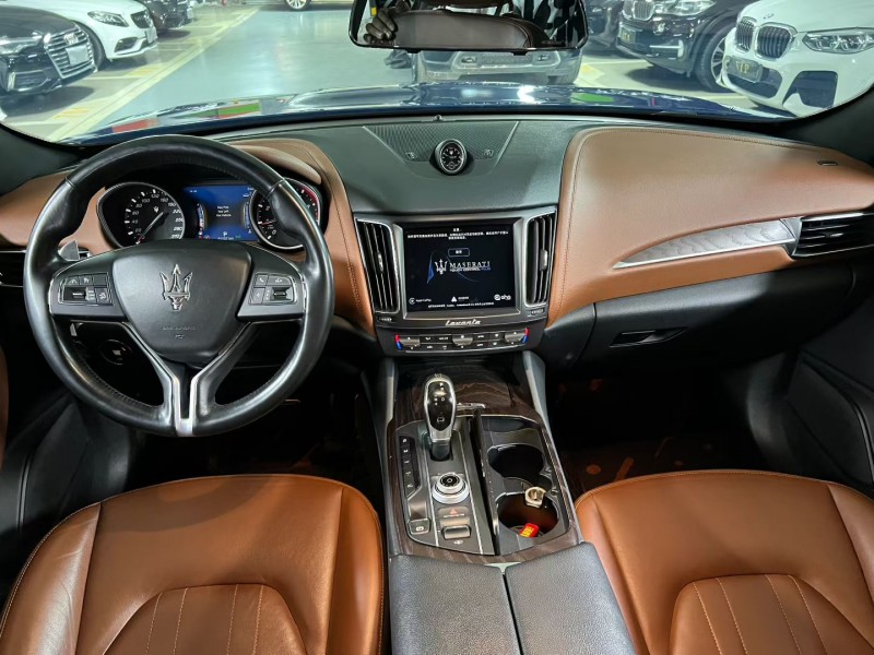 成都19年玛莎拉蒂Levante5