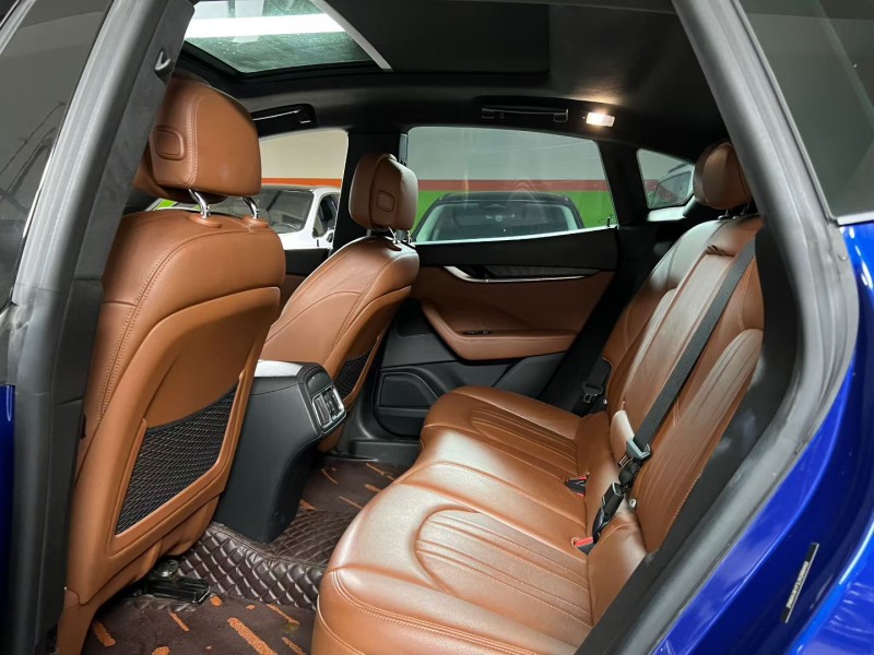 成都19年玛莎拉蒂Levante8