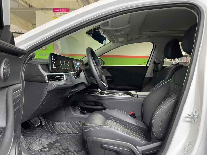 成都24年奇瑞艾瑞泽7