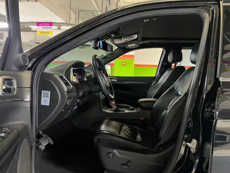 成都19年Jeep大切诺基3