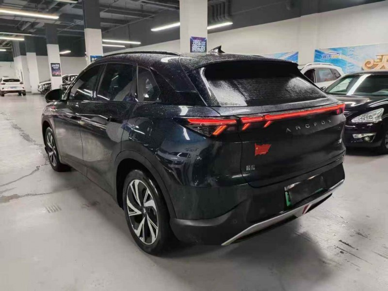 曲靖25年极狐汽车阿尔法4