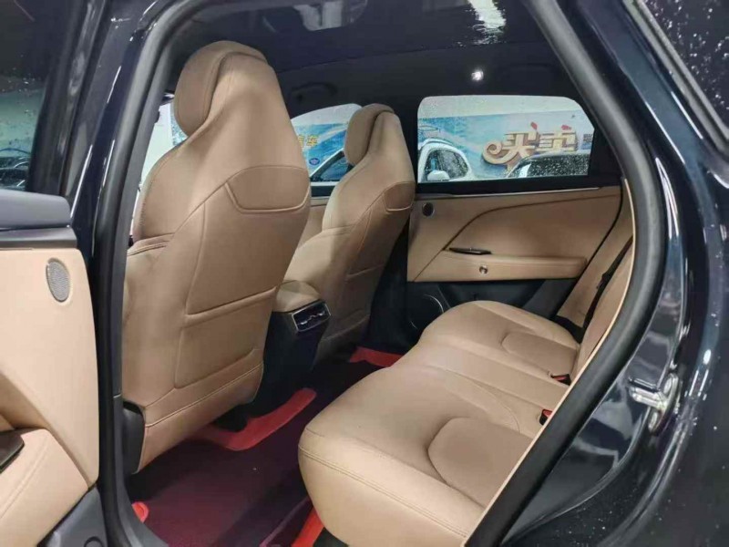 曲靖25年极狐汽车阿尔法7