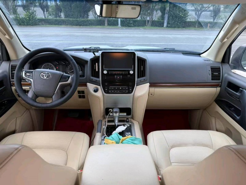 徐州18年丰田兰德酷路泽4