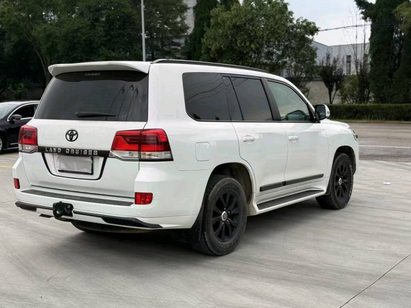 徐州18年丰田兰德酷路泽8