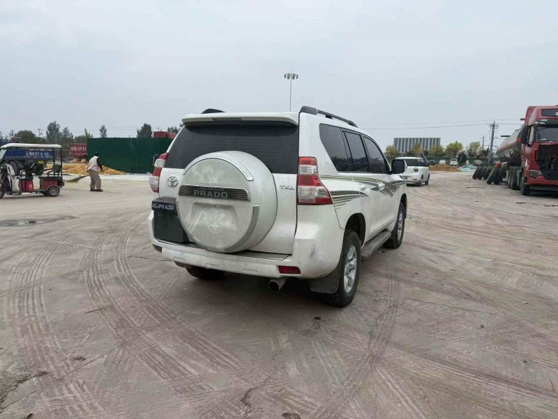 东营12年丰田普拉多7