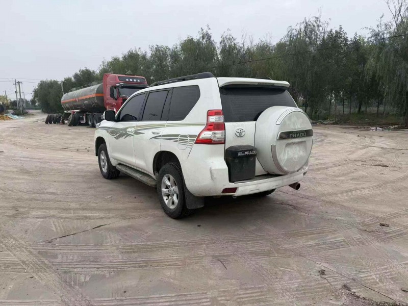 东营12年丰田普拉多8