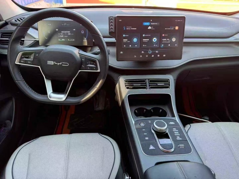 承德24年比亚迪驱逐舰5