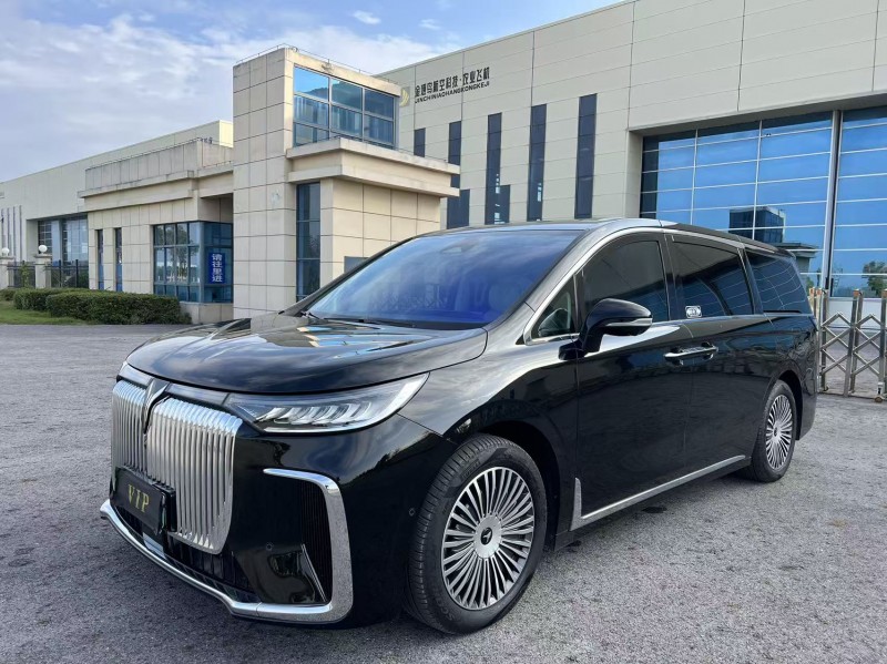 盐城25年岚图汽车梦想家3