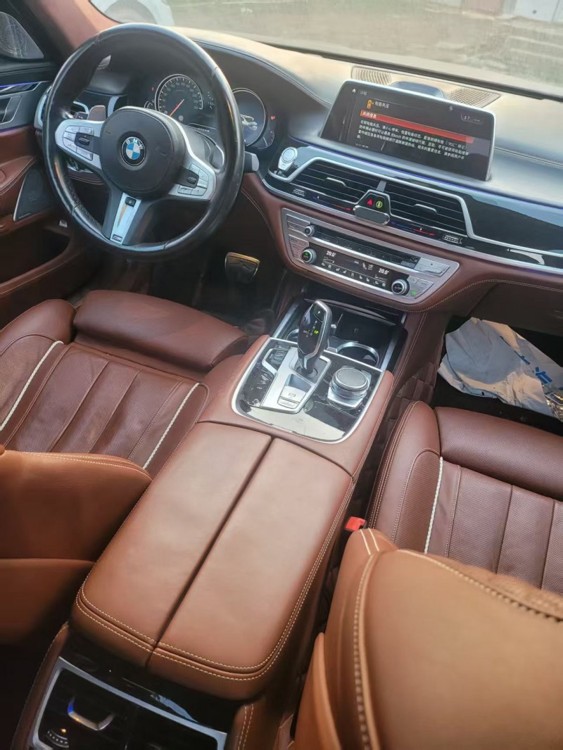 晋中19年宝马7系3