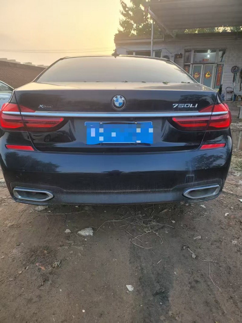 晋中19年宝马7系4