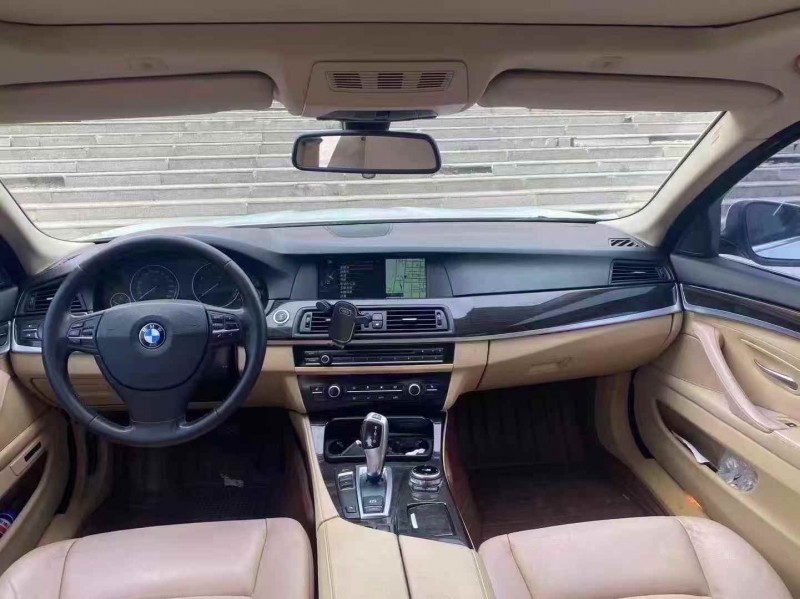 济宁13年宝马5系5