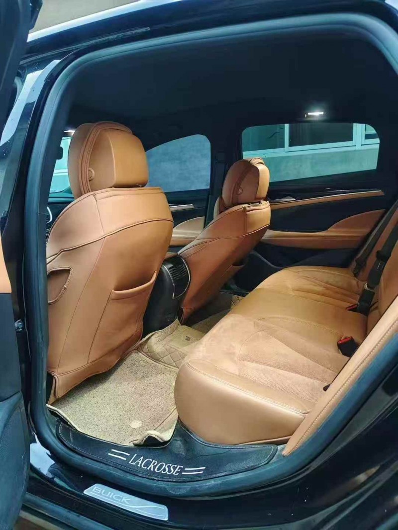 唐山21年别克君越5