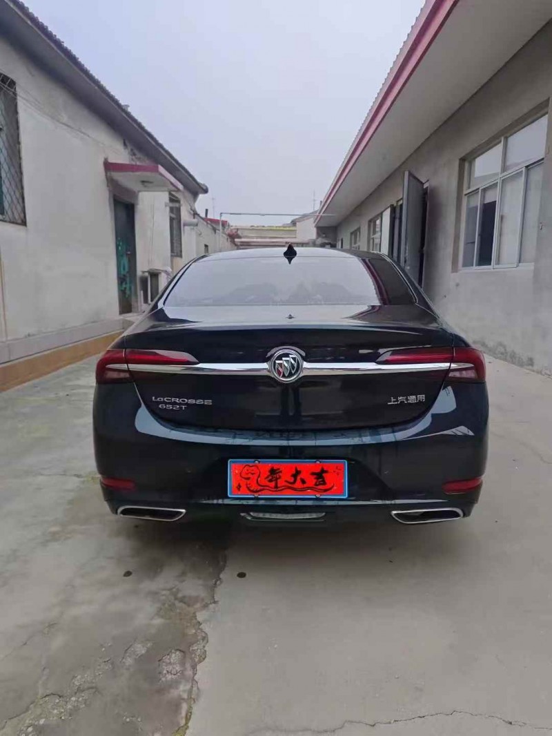 唐山21年别克君越9