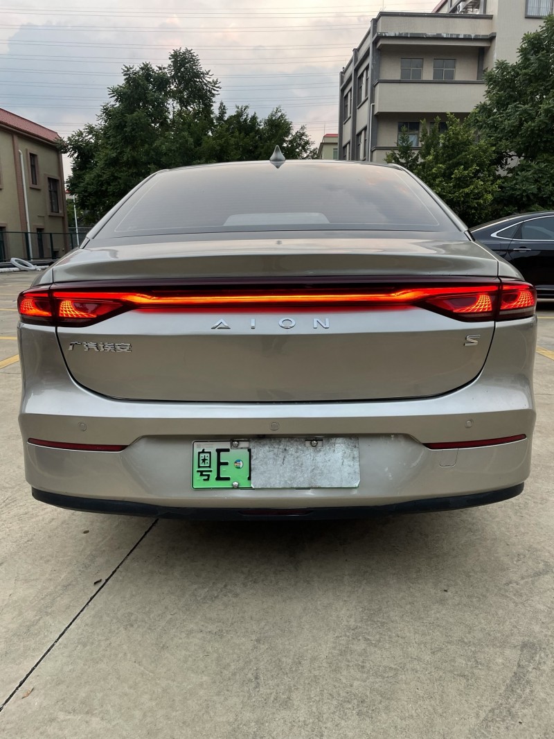 中山24年传祺埃安S9