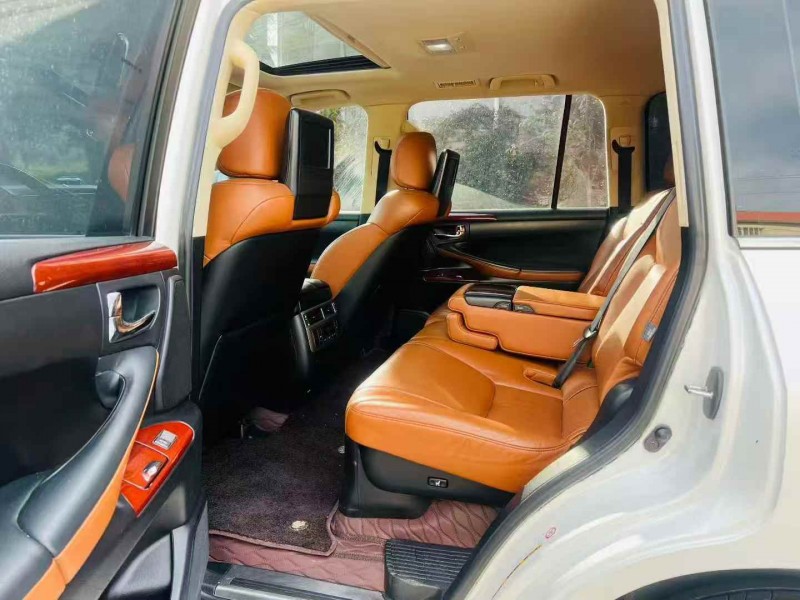 烟台15年雷克萨斯LX6