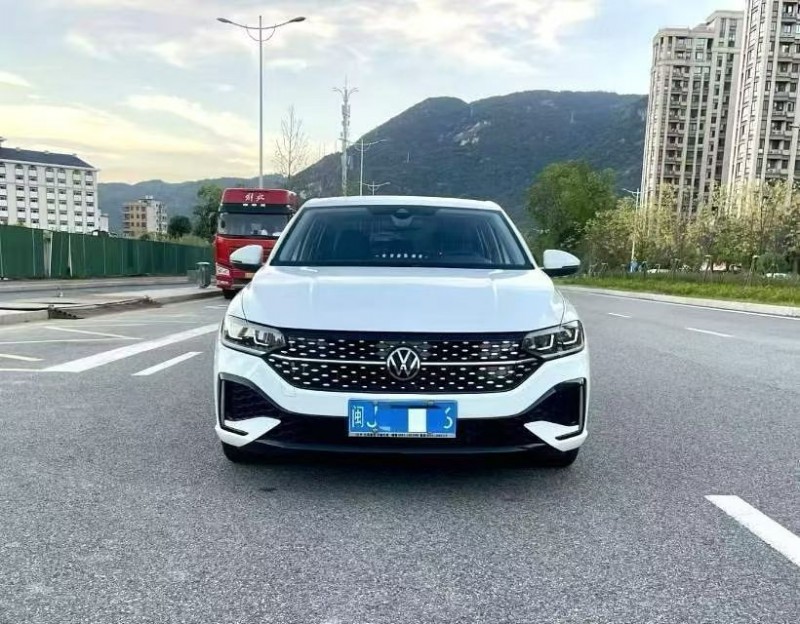 厦门25年大众朗逸1