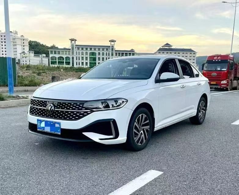 厦门25年大众朗逸2