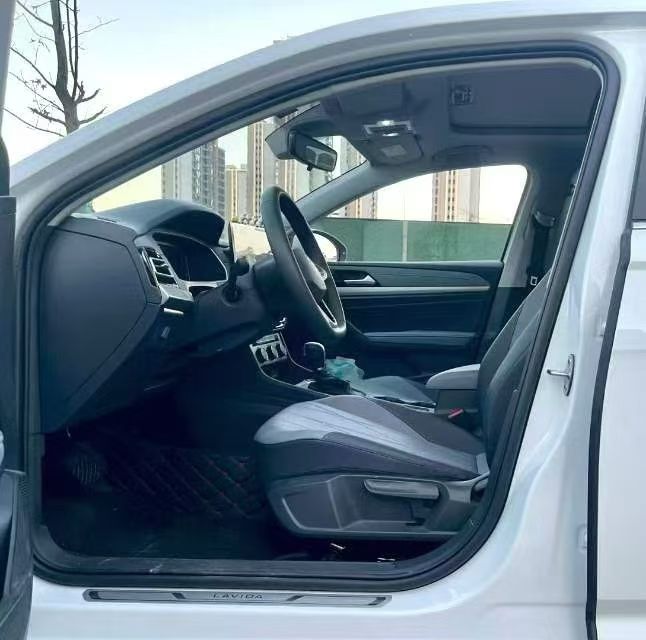 厦门25年大众朗逸5