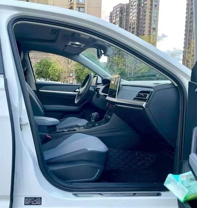 厦门25年大众朗逸6