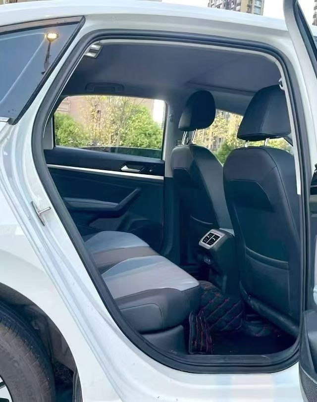 厦门25年大众朗逸7