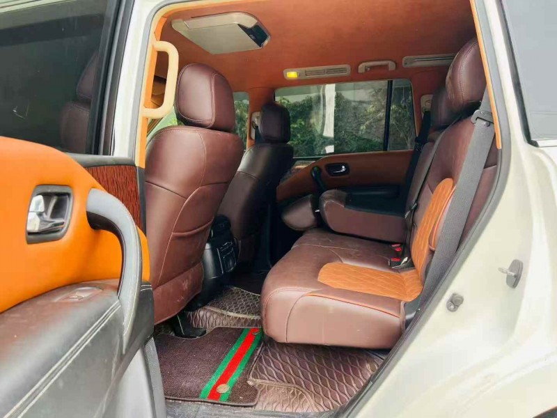 青岛19年日产途乐6