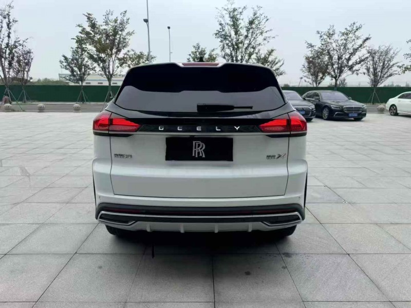 苏州22年吉利博越9