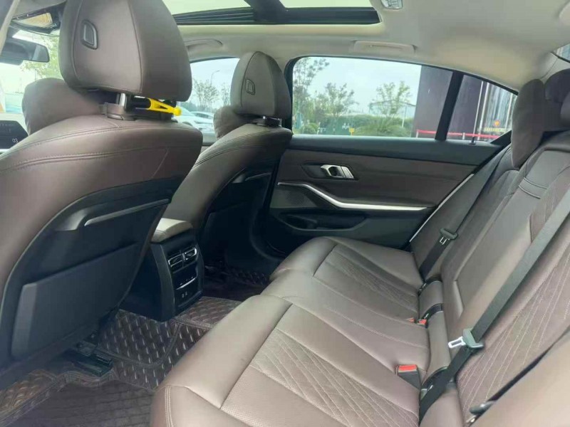 常州21年宝马3系8