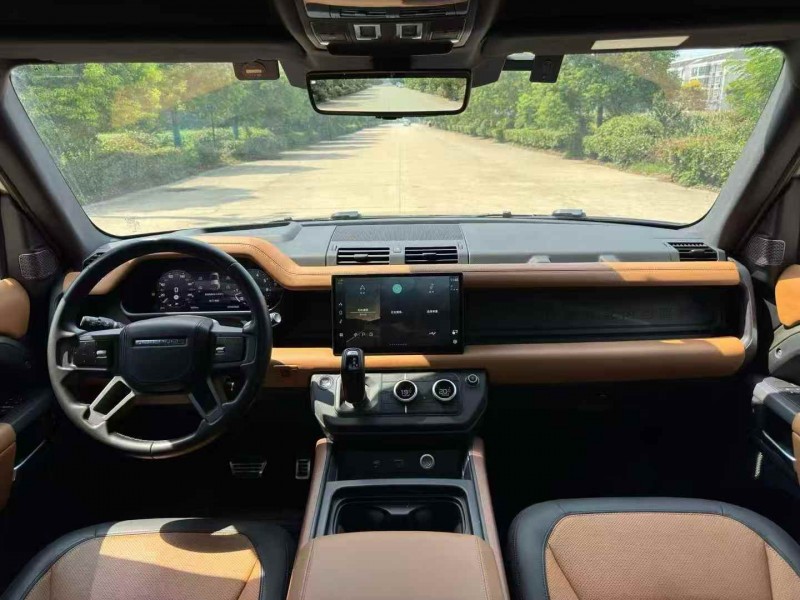 苏州23年路虎卫士7