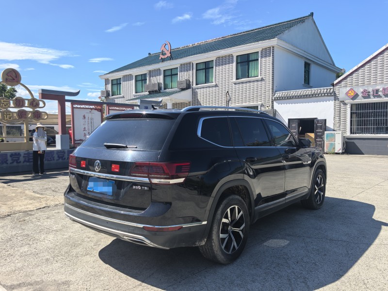 上海19年大众途昂5