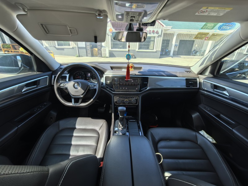 上海19年大众途昂7