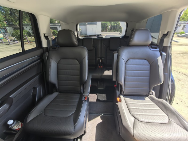 上海19年大众途昂8