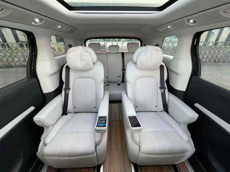 常州25年岚图汽车梦想家6