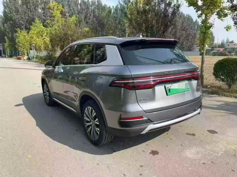 济宁23年比亚迪宋8