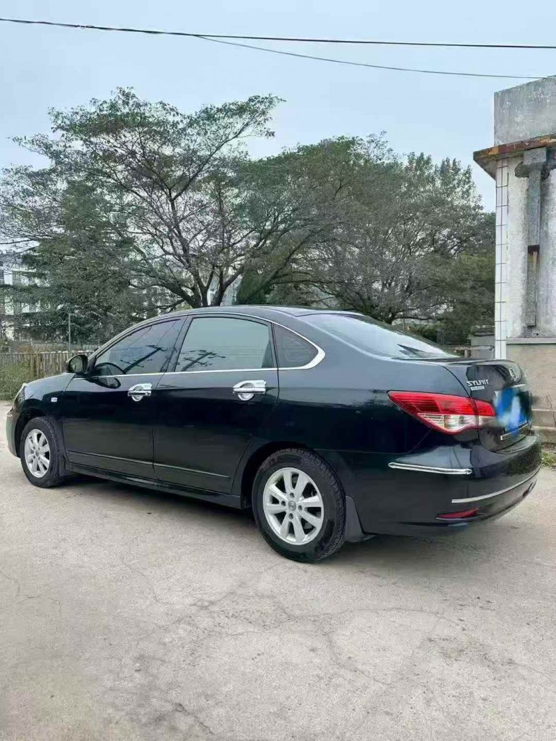 潍坊16年日产轩逸7