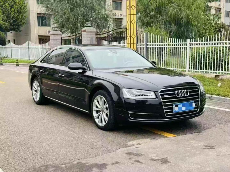 济宁15年奥迪A8L3