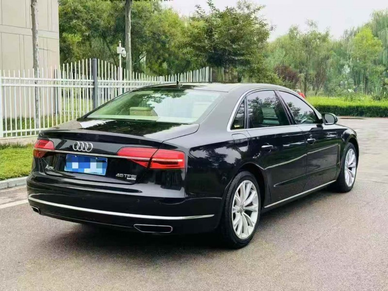 济宁15年奥迪A8L8