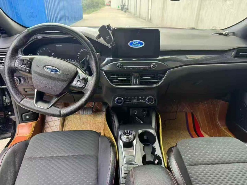 衢州20年福特福克斯5