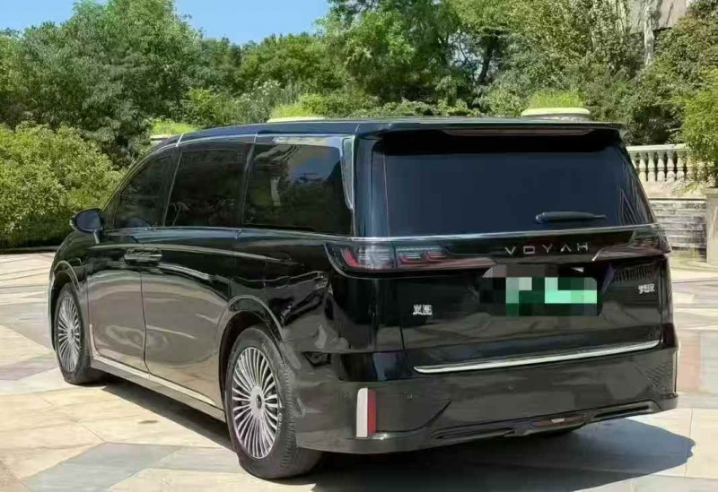 深圳24年岚图汽车梦想家8