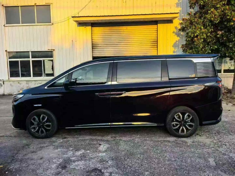 常州22年红旗HQ97