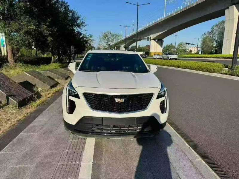 嘉兴19年凯迪拉克XT41