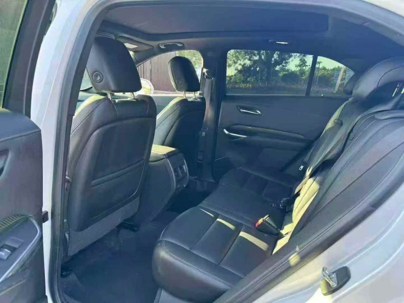 嘉兴19年凯迪拉克XT44