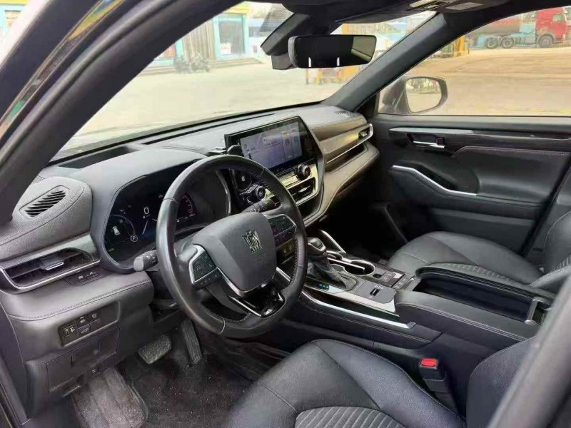 菏泽25年丰田锐放4