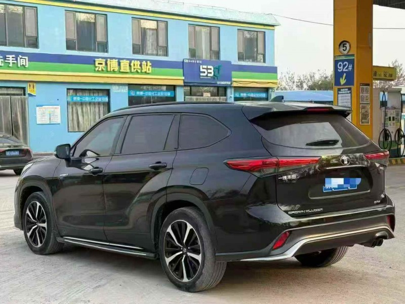 菏泽25年丰田锐放8