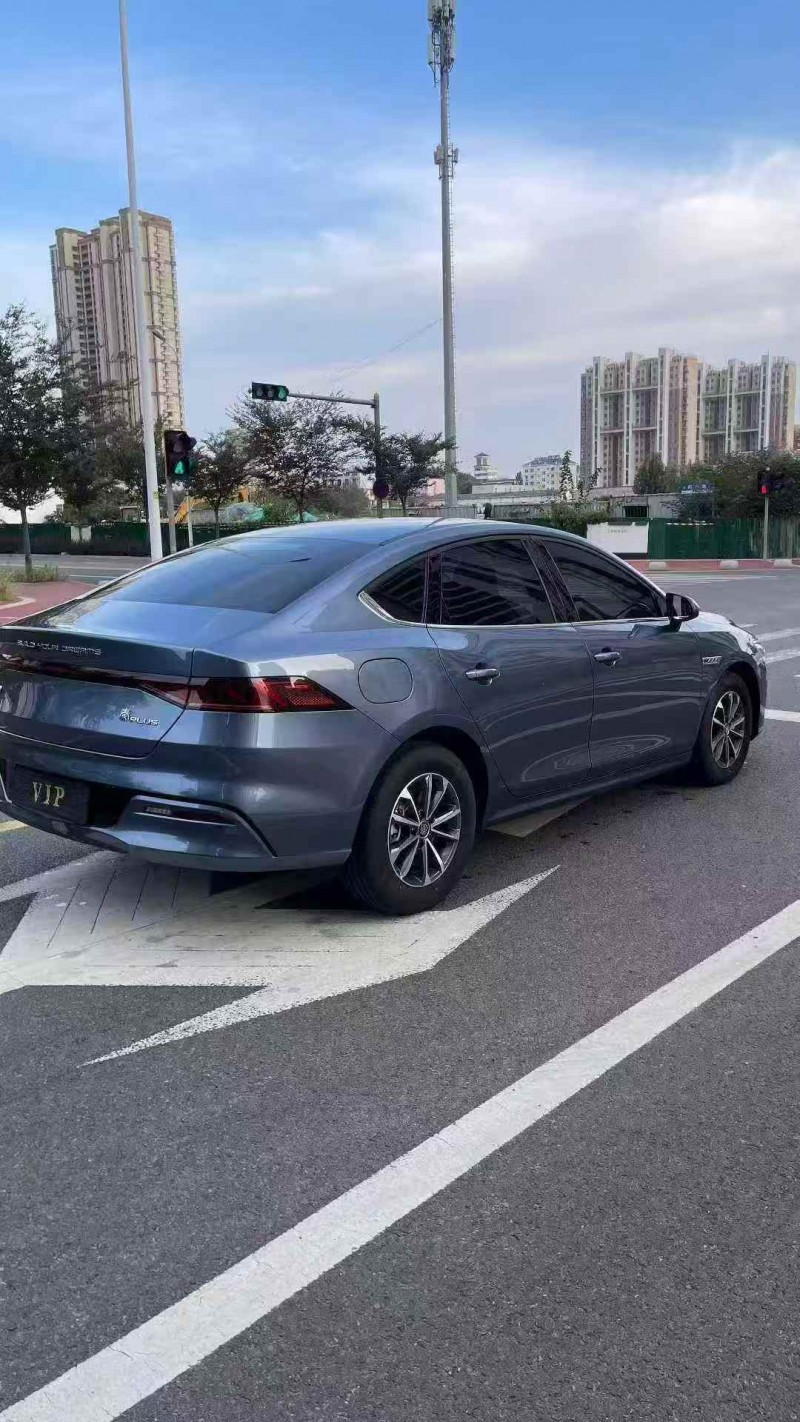 东营24年比亚迪秦8