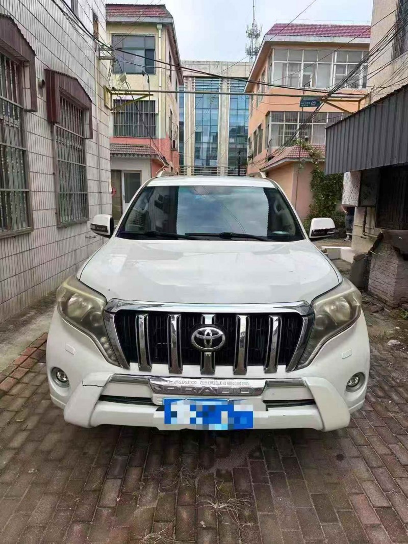 青岛13年丰田普拉多1