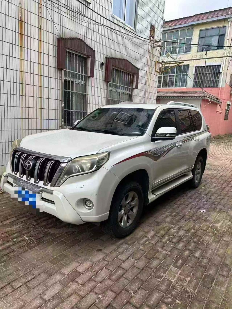 青岛13年丰田普拉多2