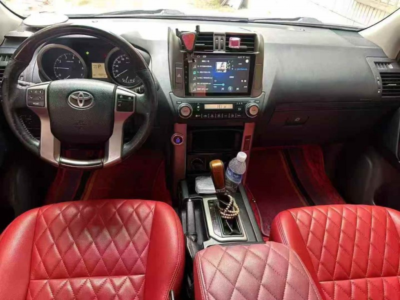 青岛13年丰田普拉多4