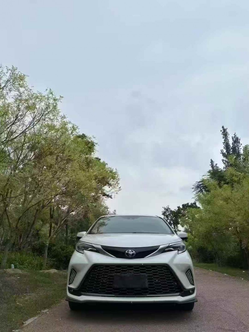 聊城22年丰田塞纳1